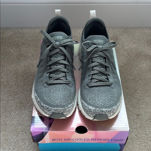 Skechers Shoes - EUC Skechers Women’s Gray Sneakers with Air-Cooled Memory Foam